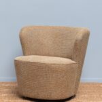 Fauteuil rotatif beige et or Tweedy Chehoma